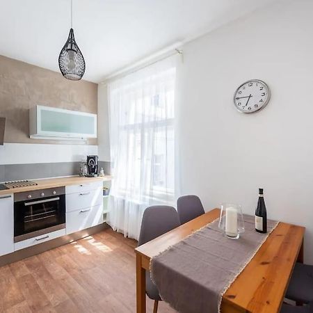 2 Bedrooms Apt Near Wenceslas Sq プラハ エクステリア 写真