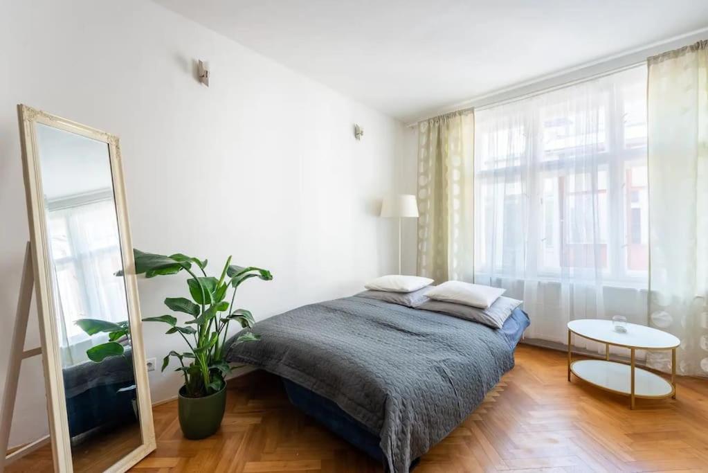 2 Bedrooms Apt Near Wenceslas Sq プラハ エクステリア 写真