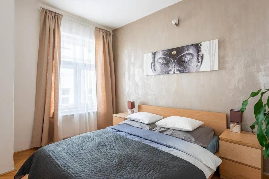 2 Bedrooms Apt Near Wenceslas Sq プラハ エクステリア 写真