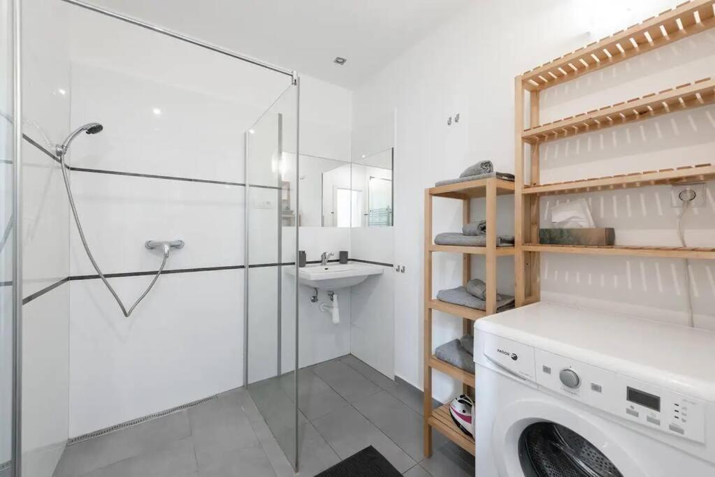 2 Bedrooms Apt Near Wenceslas Sq プラハ エクステリア 写真